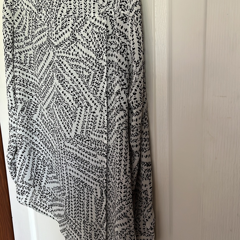 Euc Semi-Sheer “Split Back” Blouse - image 4